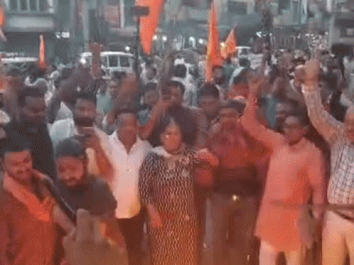 रोहतक में हिंदू संगठनों ने फूंका आतंकवाद का पुतला:पाकिस्तान मुर्दाबाद के नारे लगाए, पहलगाम हमले का विरोध, सरकार से कार्रवाई की मांग