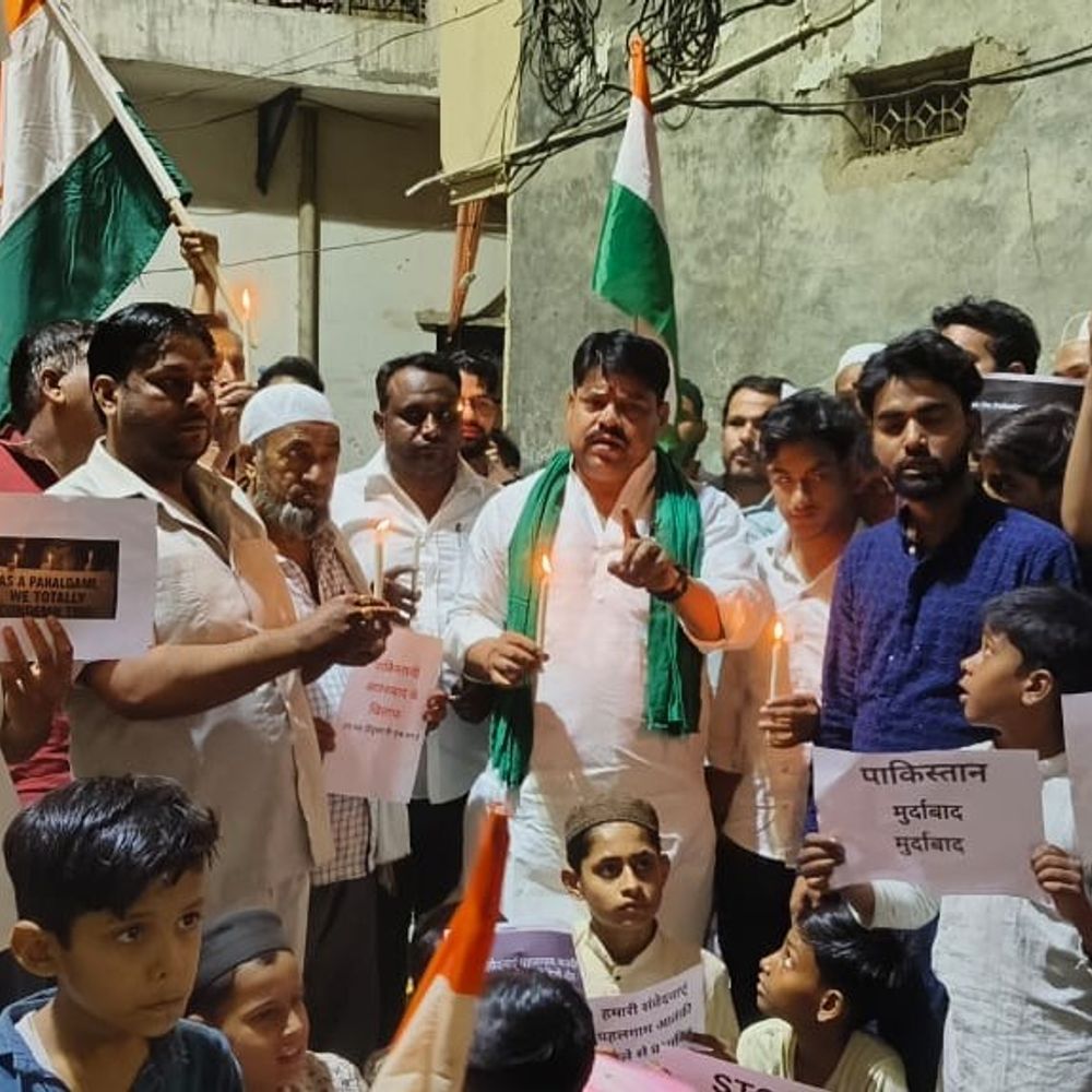 गाजियाबाद में पाकिस्तान के खिलाफ AIMIM का आक्रोश:सैकड़ों कार्यकर्ताओं ने पहलगाम हमले के विरोध में निकाला मार्च, दी श्रद्धांजलि