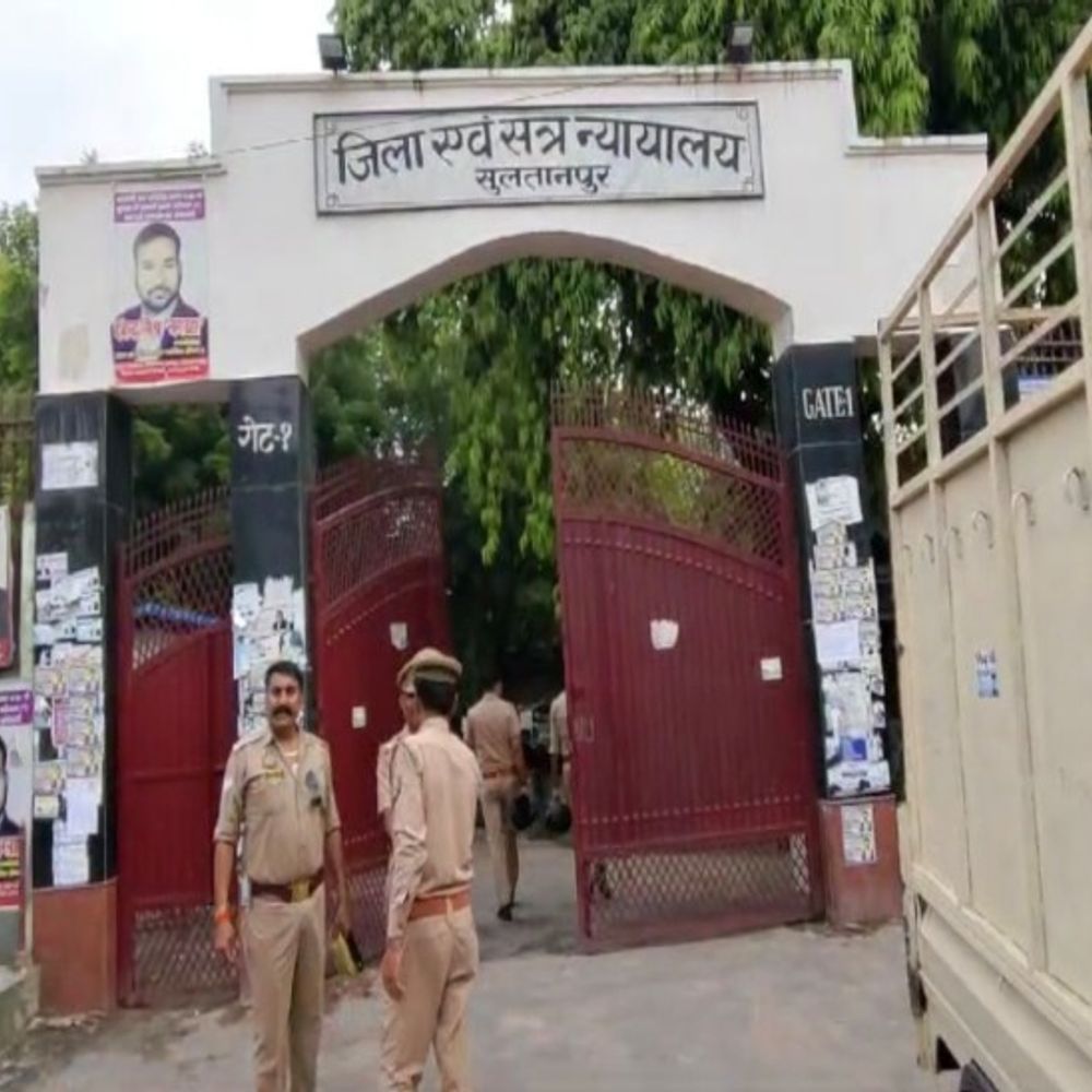 सुल्तानपुर में 3 साल पहले हुई थी हत्या:साक्ष्य के अभाव में पांच आरोपी बरी, कब्रिस्तान के पास नाले में मिला