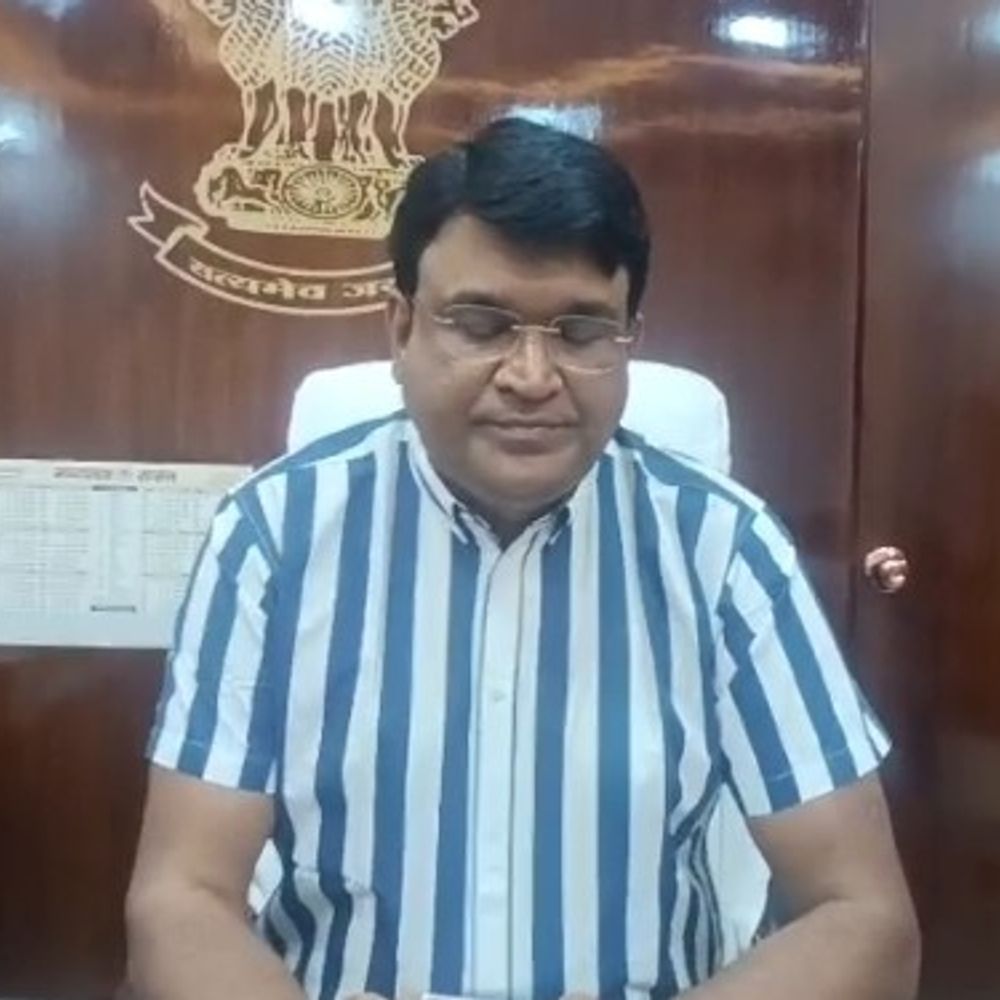 मऊगंज कलेक्टर का 6 अधिकारियों को नोटिस:ई-केवाईसी अपडेट में की लापरवाही, 3 दिन में जवाब मांगा