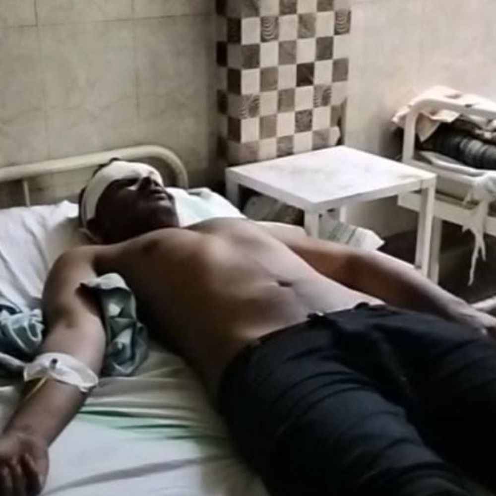 नीमच में ट्रक ने बाइक को मारी टक्कर:एक युवक घायल, अस्पताल में भर्ती, केसरपुरा में हुआ हादसा