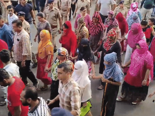 गुजरात में 500 से ज्यादा विदेशी नागरिक गिरफ्तार:इनमें ज्यादातर बांग्लादेशी; पहलगाम हमले के बाद अहमदाबाद-सूरत में पुलिस की कार्रवाई