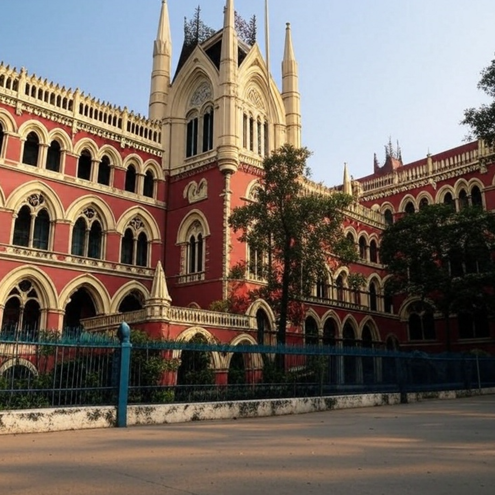 नाबालिग के ब्रेस्ट छूना रेप की कोशिश नहीं- कलकत्ता हाईकोर्ट:गंभीर यौन उत्पीड़न बताते हुए आरोपी को दी जमानत; सुप्रीम कोर्ट ने दी थी हिदायत
