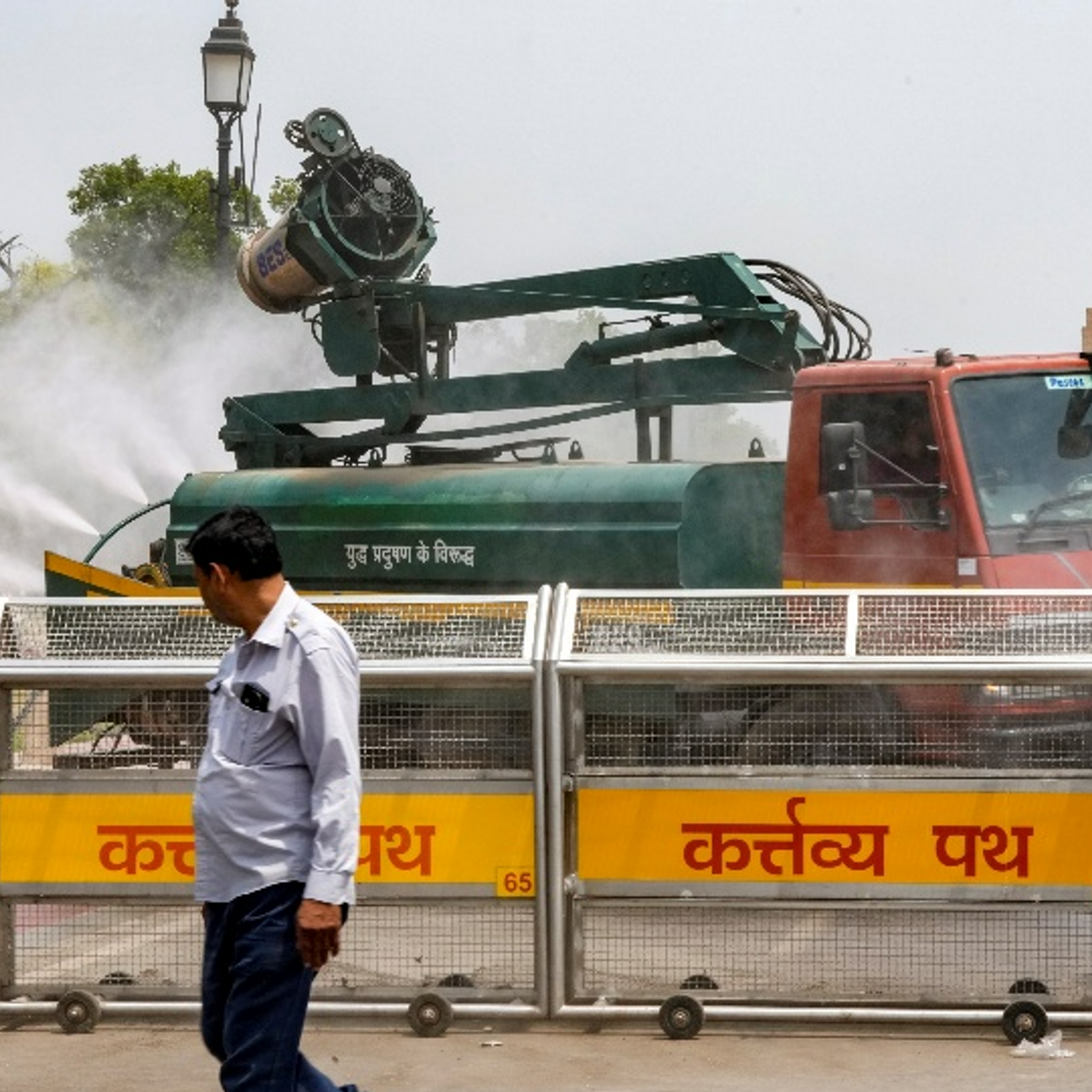 अरुणाचल-सिक्किम समेत पूर्वोत्तर के 8 राज्यों में आज भारी बारिश:UP-MP समेत 10 राज्यों में ओले गिरने की संभावना; देश के 12 शहरों में पारा 44° पार