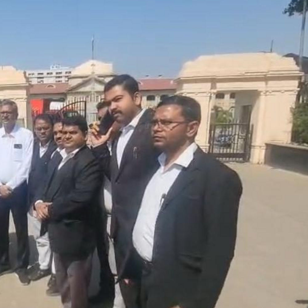 आरक्षी सीधी भर्ती 2023 का मामला हाईकोर्ट पहुंचा:अभ्यर्थी पहुंचे कोर्ट, मेडिकल टेस्ट में अधिक अभ्यर्थियों को शामिल करने की मांग