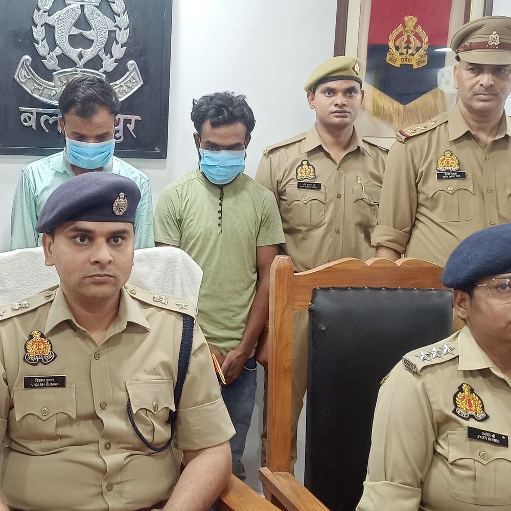 बहन के भागने से नाराज भाई ने की हत्या:चचेरे भाई को घर से बुलाकर बाग में मारी गोली, दो आरोपी गिरफ्तार