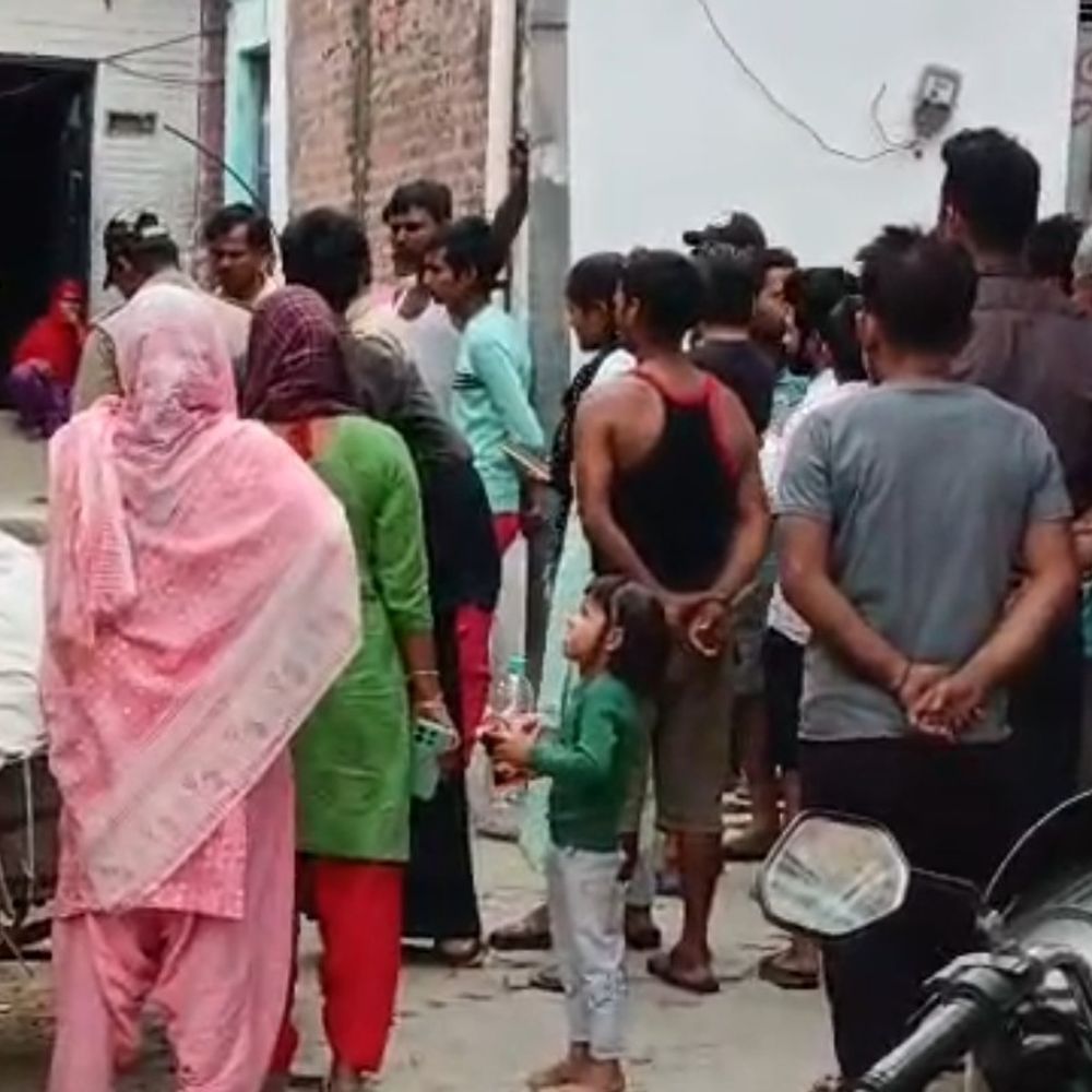 उन्नाव में कमरे में मिला युवक का शव:काफी देर तक बाहर न आने पर दरवाजा तोड़ा, नहीं मिला सुसाइड नोट