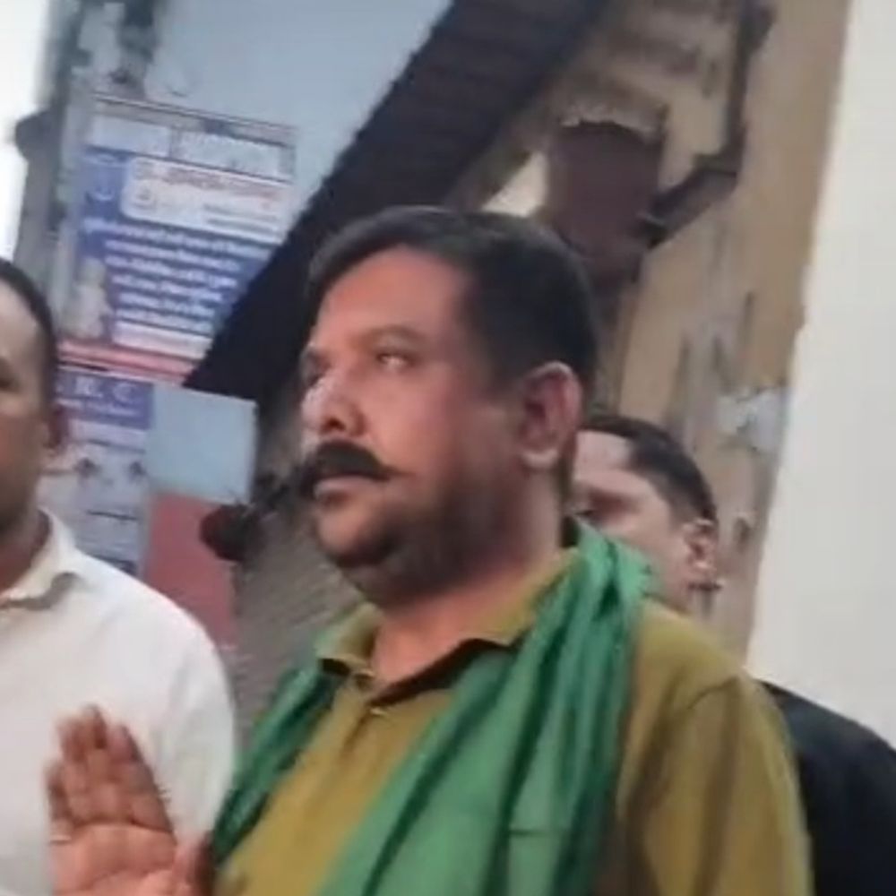 किसान यूनियन नेता ने युवती से छीना मोबाइल:शामली में पीड़िता को गायब करने की दी धमकी, केस दर्ज