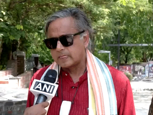 थरूर बोले- किसी देश का खुफिया तंत्र 100% फुलप्रूफ नहीं:पाकिस्तान आतंकियों को ट्रेनिंग-हथियार देता है और हमले की जिम्मेदारी से इनकार करता है