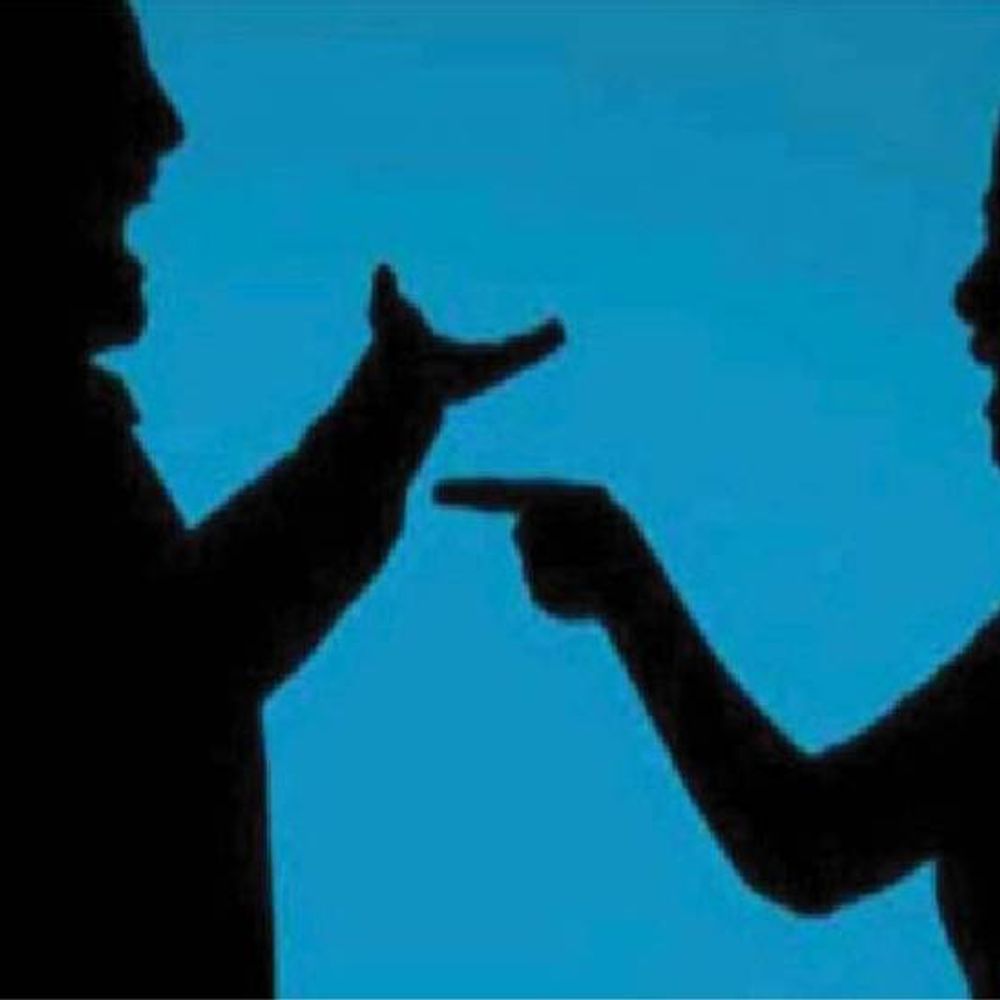 केस में पैरवी करने गए पति को सैंडल से पीटा:पति पत्नी के बीच चल रहा है विवाद, पति बोला- मेरे मुंह और सिर पर सैंडल की मार से आई चोट