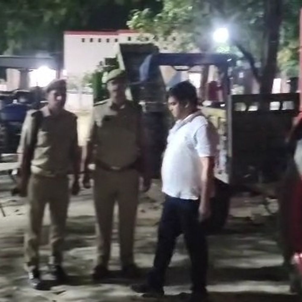 गोंडा में खनन विभाग की टीम पर पथराव:अवैध खनन पर कार्रवाई में 2 ट्रैक्टर-ट्रॉली और एक लोडर जब्त, 4 आरोपी चिह्नित