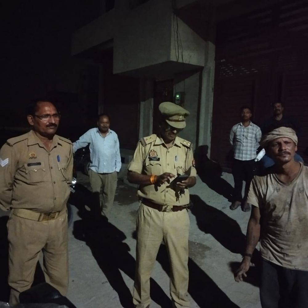 उन्नाव में खाली प्लॉट में मिला अज्ञात शव:व्यक्ति की दो दिन पहले हुई मौत, पहचान के लिए 72 घंटे मोर्चरी में रखा जाएगा