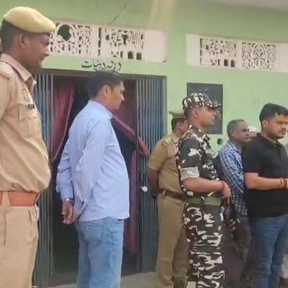 भारत-नेपाल सीमा पर मदरसों की जांच:बहराइच में दस्तावेज नहीं दिखा पाने पर 4 मदरसे सील