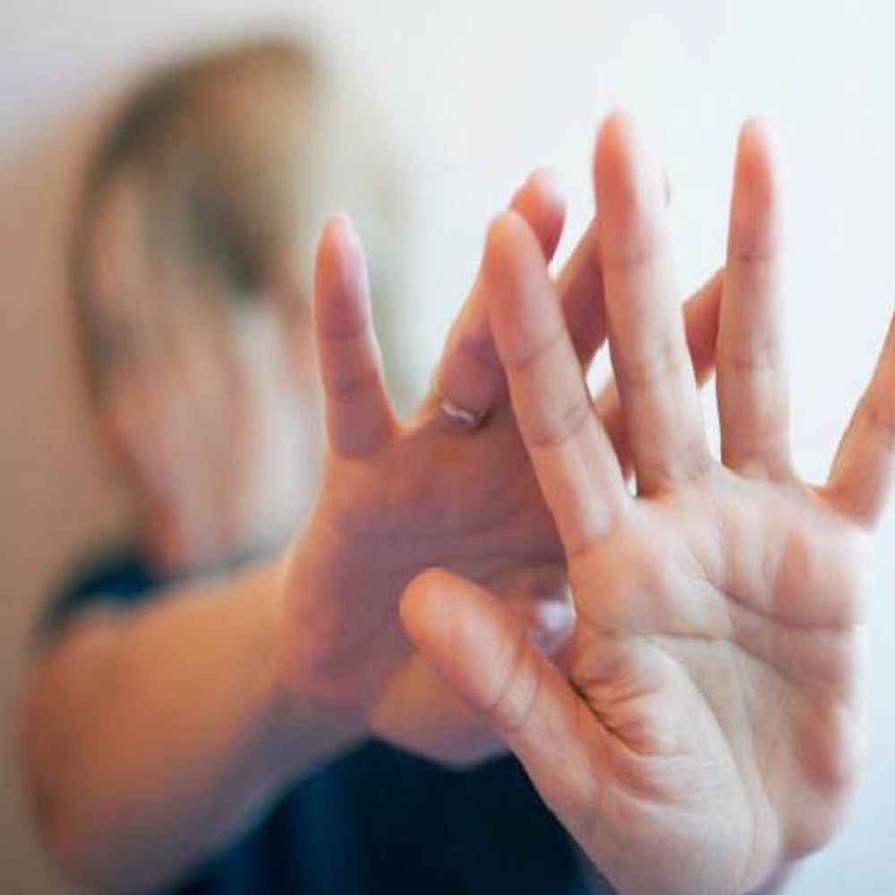 नोएडा में डेटिंग ऐप से मिले युवक और युवती:चार साल तक लिव इन में बनाए रिलेशन, शादी का दबाव बनाने पर युवक फरार