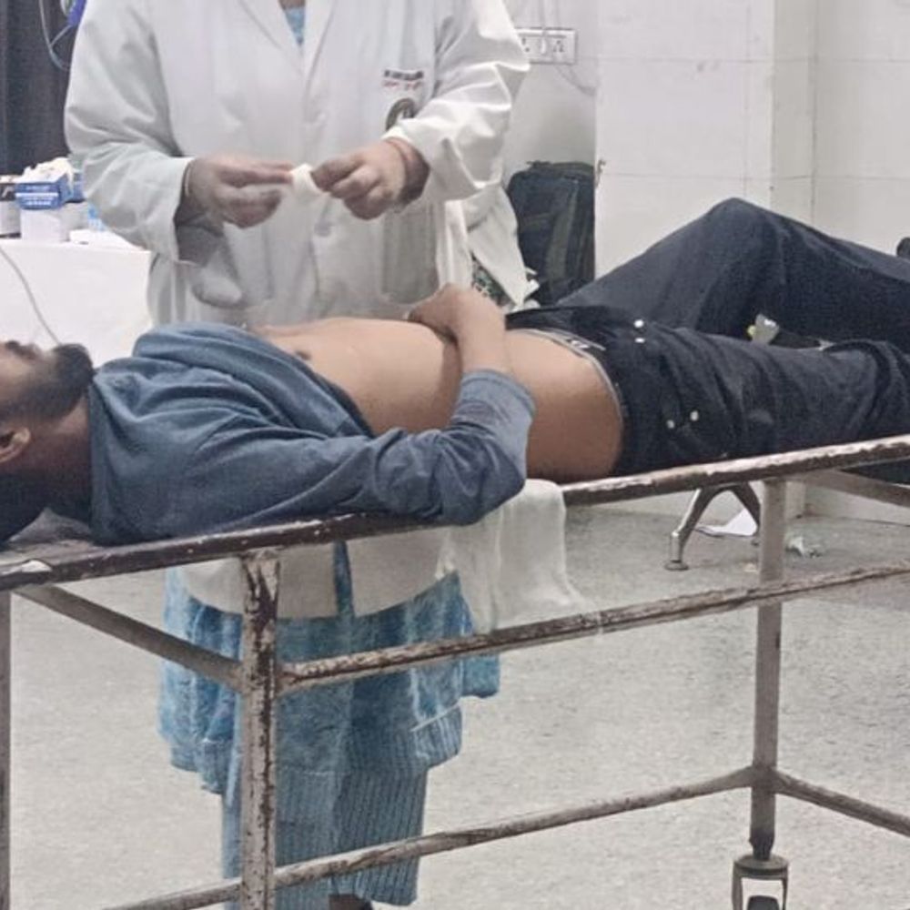 गोरखपुर में घर पर चढ़कर फायरिंग:मनबढ़ों ने पहले छोटे भाई को पीटा; पुलिस में शिकायत के बाद बड़े भाई को मार दी गोली