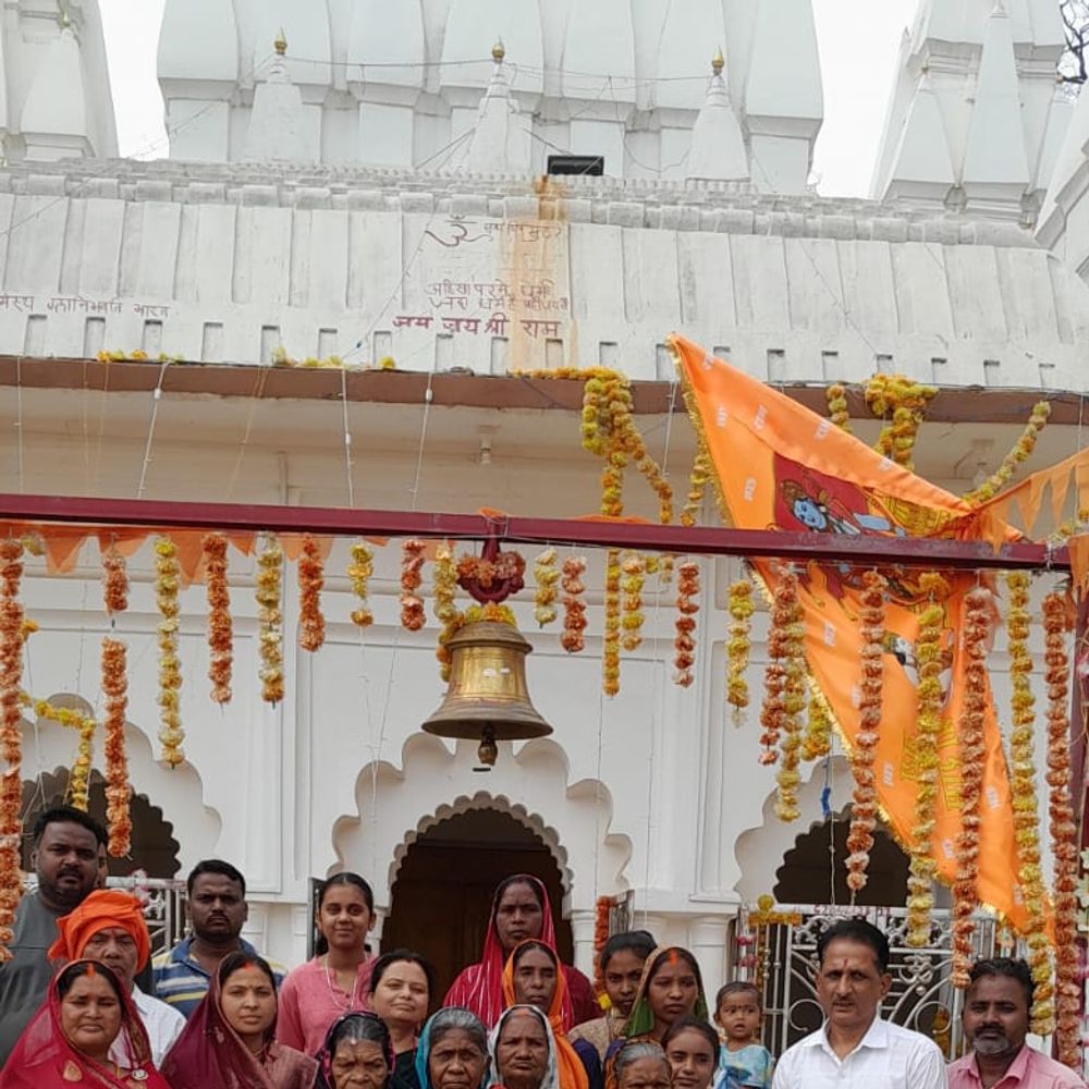 बालगृह के बच्चों व वृद्धाश्रम के बुजुर्गों को भ्रमण कराया