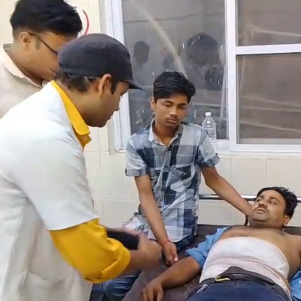 शादी तय होने से युवक ने की आत्महत्या की कोशिश:उन्नाव में पेट में मारी गोली, जिला अस्पताल में भर्ती