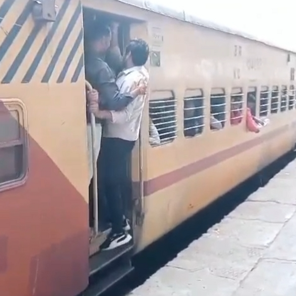 झांसी से चलेंगी 40 समर स्पेशल ट्रेनें:तीन महीने में लगाएंगी 508 चक्कर, सीट मिलने की टेंशन भी होगी खत्म