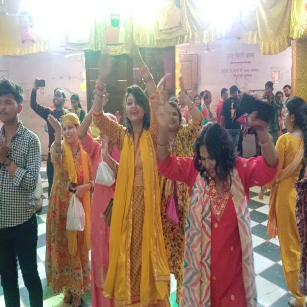 राधा स्नेह बिहारी का मनाया पाटोतसव:भगवान का किया पंचामृत अभिषेक,विद्वानों ने रखे विचार