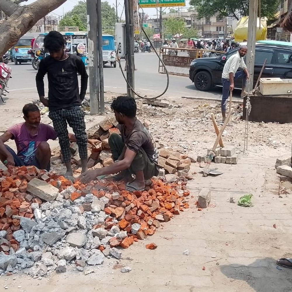 उन्नाव में यातायात जाम से मिलेगी राहत:बालूघाट मोड़ पर टेंपो स्टैंड 3 दिन में होगा तैयार, टिनशेड और बेंच की सुविधा