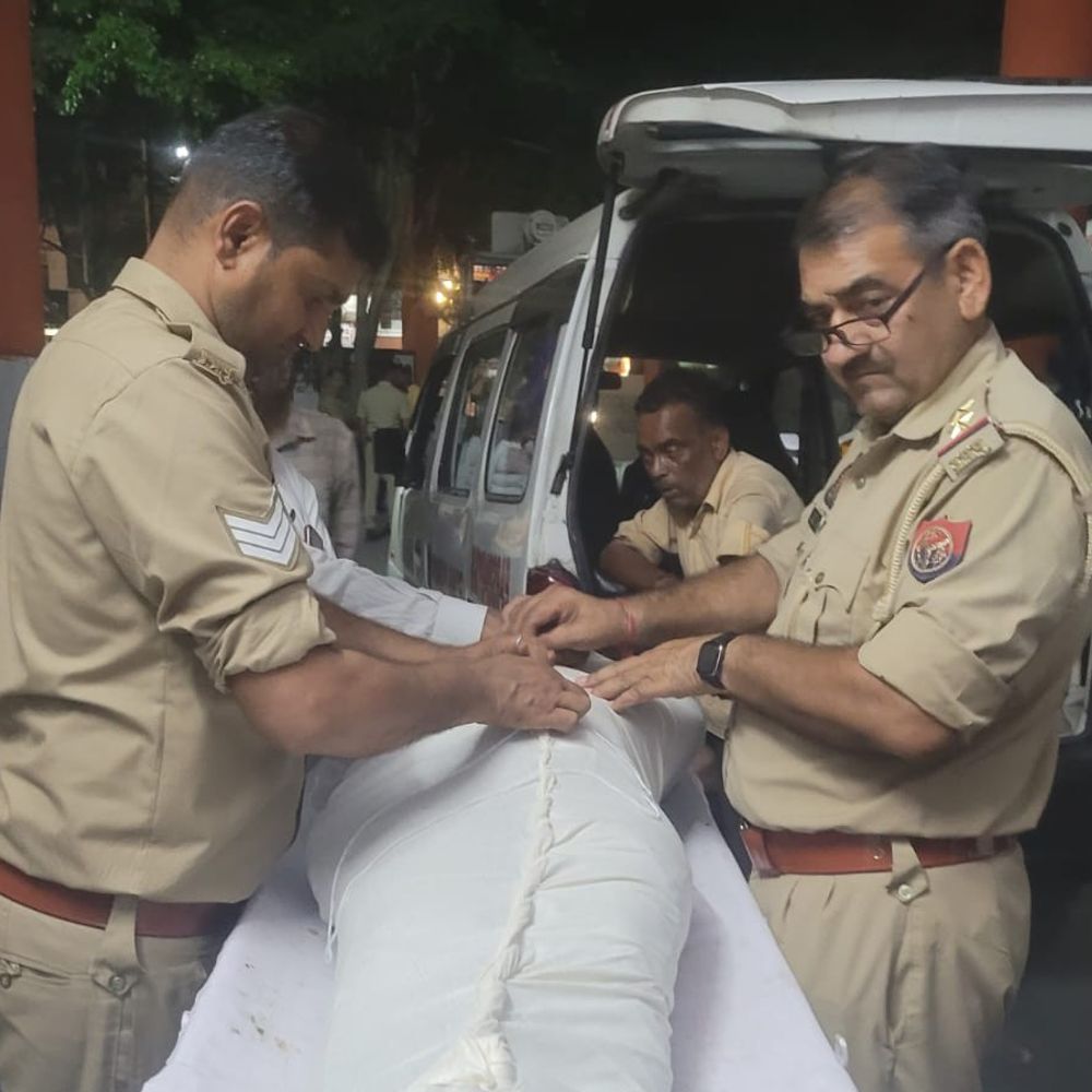 निजी कंपनी के ऑपरेटर ने की आत्महत्या:घर में फंदे पर लटका मिला शव, 10 साल पहले बड़े भाई की करंट से मौत