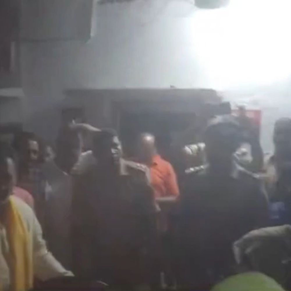 बदायूं में नशे में ट्रैक्टर चालक ने बच्चे को कुचला:मौत के बाद गुस्साए ग्रामीणों ने थाने का घेराव किया, आरोपी को पकड़कर पुलिस के हवाले किया