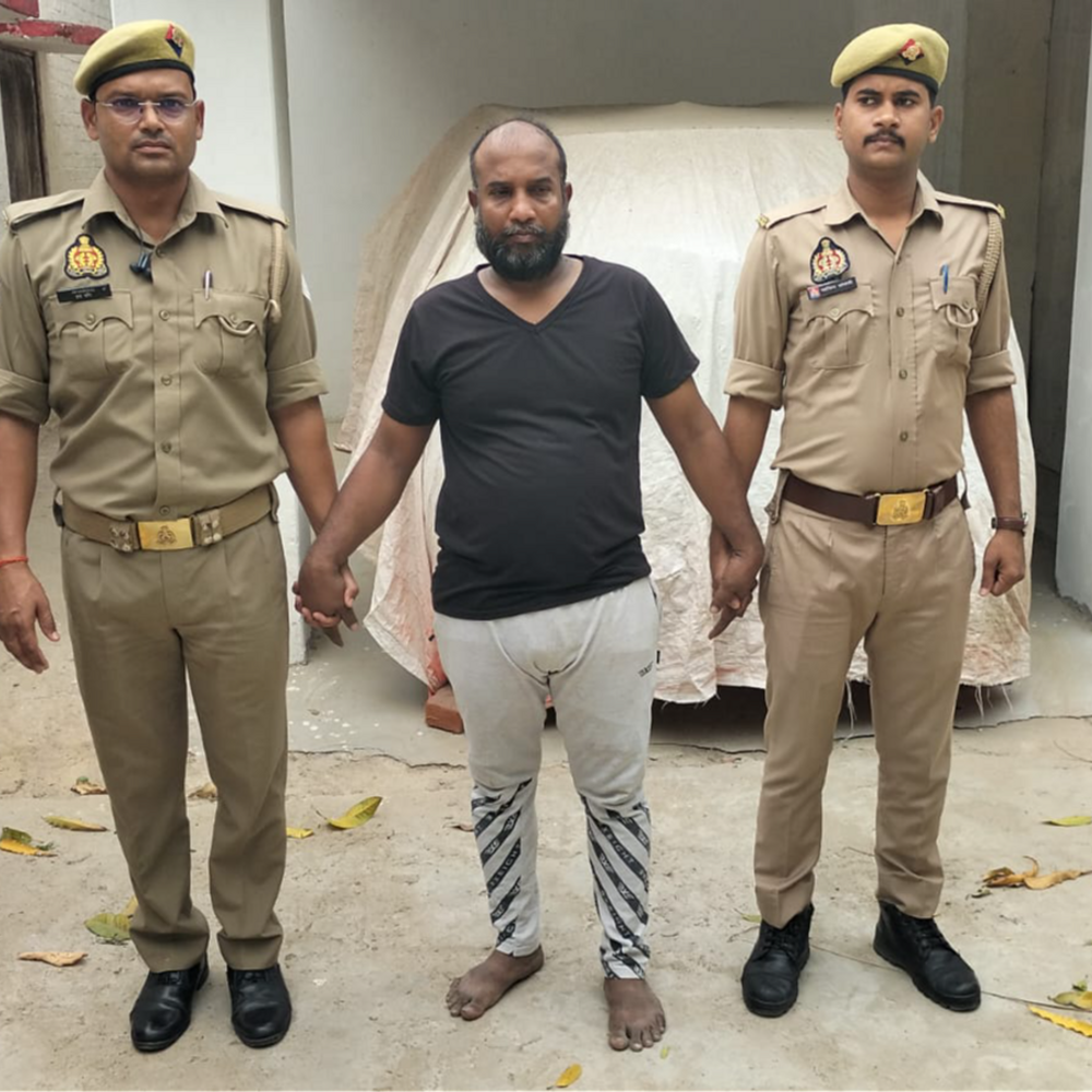 आजमगढ़ में पिता की हत्या करने वाला बेटा गिरफ्तार:बुधवार की लाठी डंडे से पीटकर की थी पिता की हत्या, मां की तेरहवीं करने को लेकर विवाद