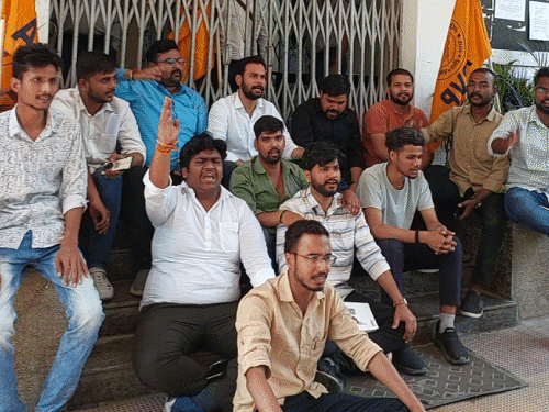 BHU में PHD दाखिले पर उठा सवाल:जांच कमेटी की रिपोर्ट को छात्रों ने किया वायरल,बोला- विश्वविद्यालय में हो रहा अकादमिक उत्पीड़न