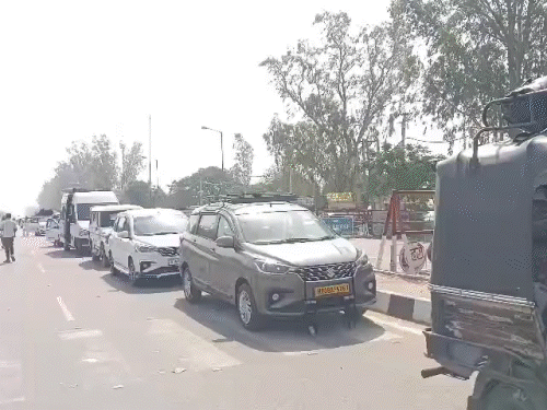 सुप्रीम कोर्ट ने रोका 6 पाकिस्तानी नागरिकों का डिपोर्टेशन:फैमिली का दावा- हमारे पास भारतीय नागरिकता-पासपोर्ट, सरकार ने कहा- वीजा पीरियड से ज्यादा रुके