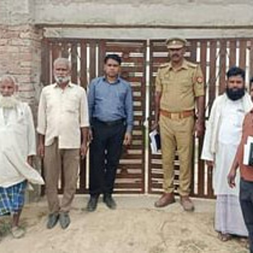 बलरामपुर में अवैध मदरसों पर कार्रवाई:नेपाल सीमा से सटे जिले में तीन और मदरसे बंद, अब तक 23 पर एक्शन