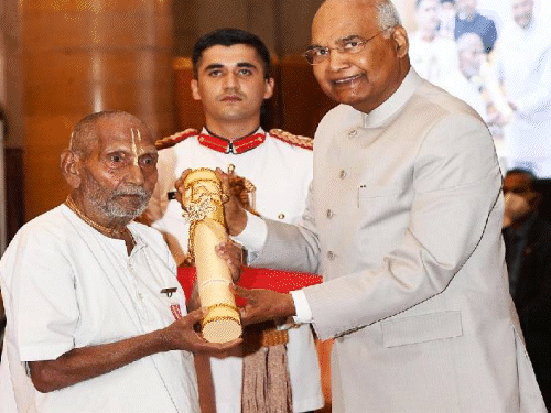 योगगुरु शिवानंद बाबा को PM-CM ने दी श्रद्धांजलि:128 वर्ष की आयु में हुआ निधन, शिष्य ने काशी में समाधि स्थल बनवाने की उठाई मांग