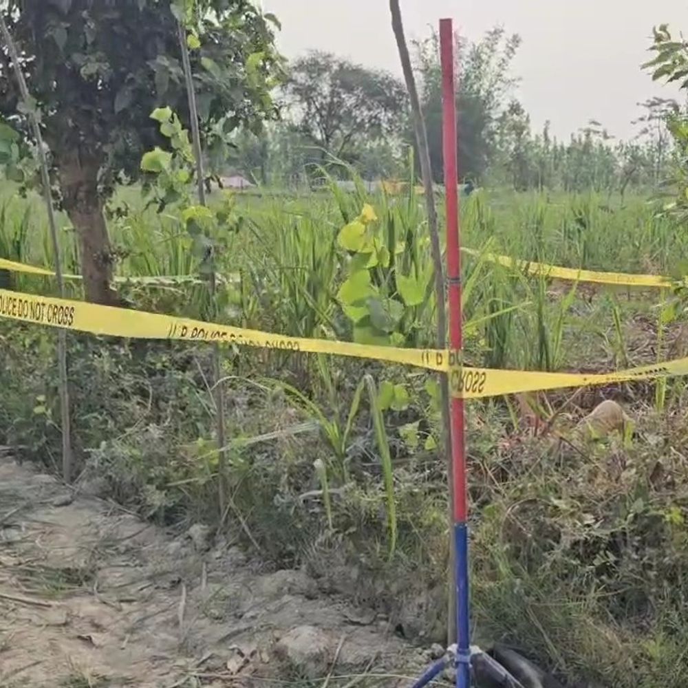 सीतापुर में तीन दिनों से लापता युवती की हत्या:खेत में मिला अर्धनग्न शव, प्रेमी पर रेप हत्या का आरोप