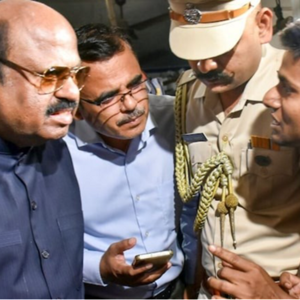 मुर्शिदाबाद दंगे, बंगाल गवर्नर ने गृह मंत्रालय को रिपोर्ट भेजी:लिखा- यहां कट्टरता-उग्रवाद चुनौती; सुझाव दिया- राज्य में राष्ट्रपति शासन का विकल्प है