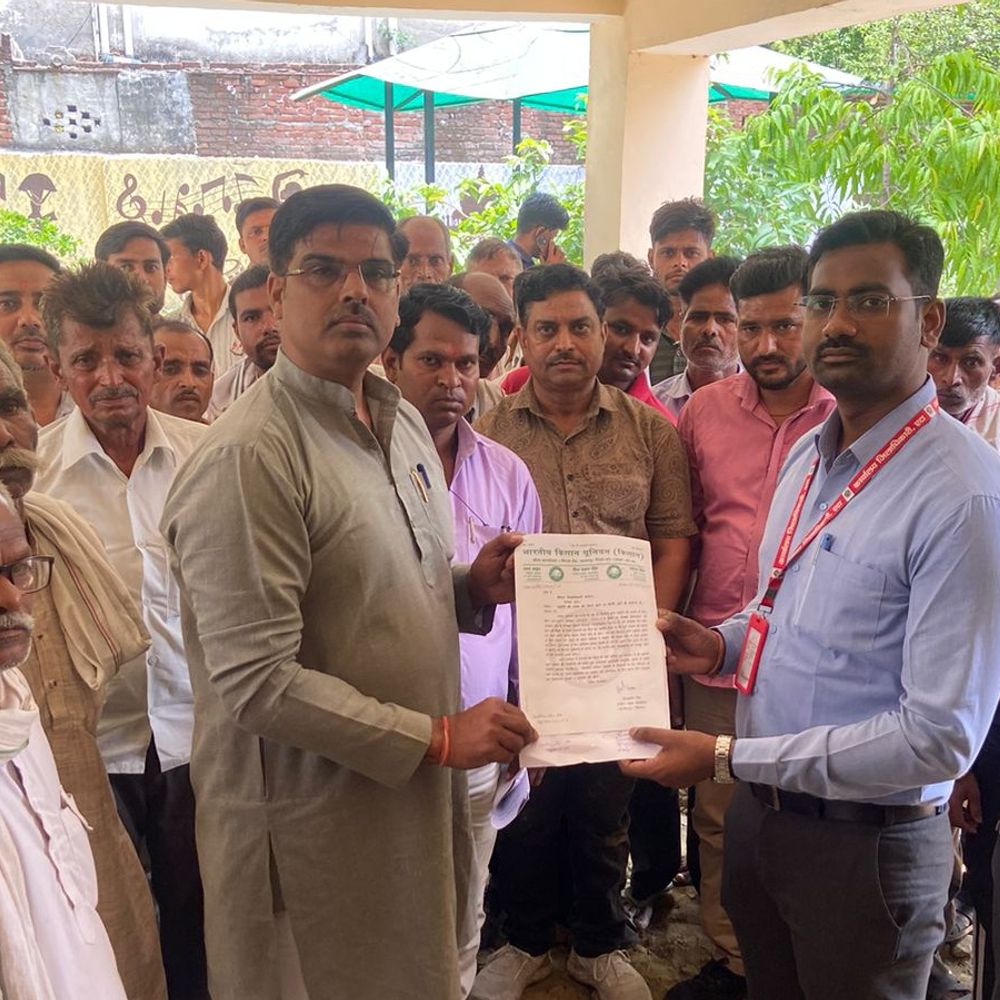 चकोरी किसानों को फसल बेचने में परेशानी:एटा में प्लांट बंद होने से परेशान, डीएम ने एसडीएम को दिए जांच के निर्देश