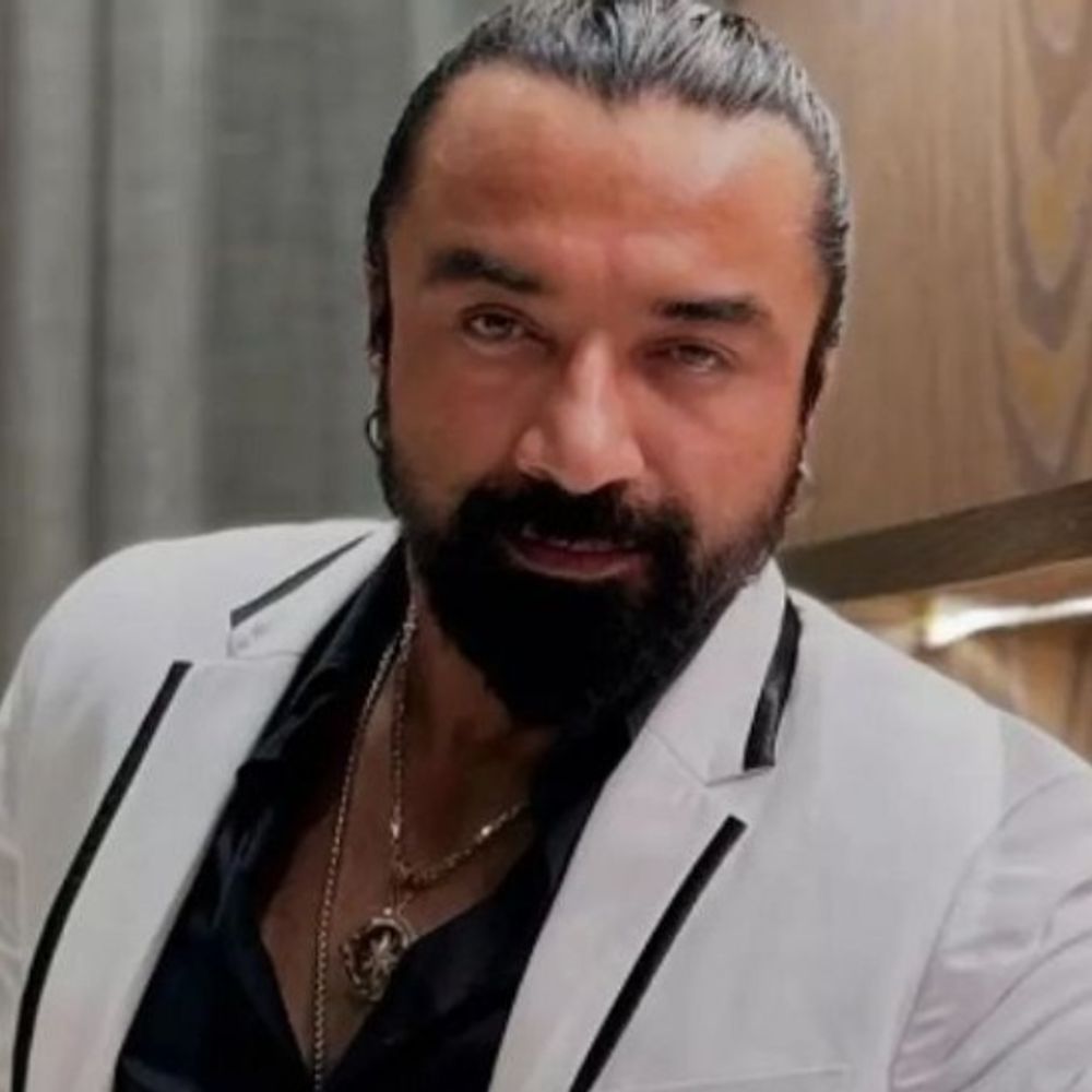 शादी का झांसा देकर महिला से बनाए शारीरिक संबंध:हाउस अरेस्ट शो के होस्ट ऐजाज खान पर रेप केस दर्ज, महिला ने कहा- कई बार जबरदस्ती की