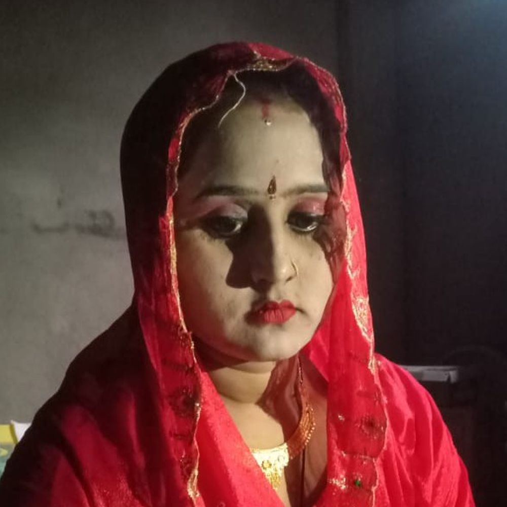 दहेज की प्रताड़ना से तंग आकर विवाहिता ने दी जान:6 महीने पहले हुई थी शादी, पति समेत ससुराल वालों पर लगा आरोप