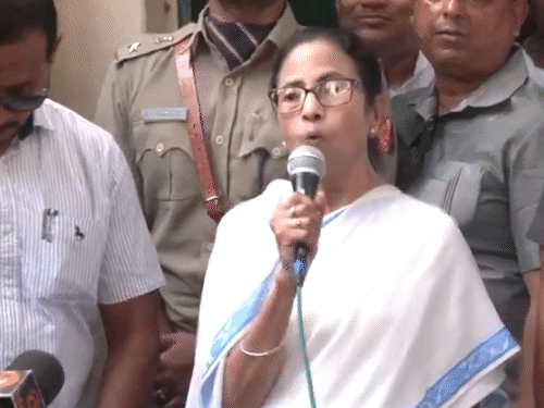 हिंसा के 25 वें दिन ममता का मुर्शिदाबाद दौरा:मुआवजे का ऐलान, कहा- शांति लौट आई; राज्यपाल की रिपोर्ट की जानकारी नहीं