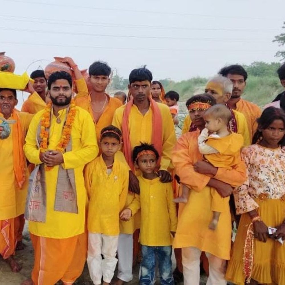 सात दिवसीय श्रीमद्भागवत कथा की शुरुआत:राप्ती नदी से कलश यात्रा निकाली, वैदिक मंत्रोच्चार के साथ जल भरा