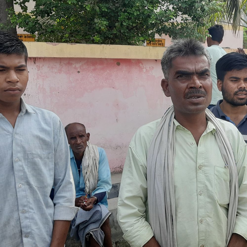 13 साल बेटी की मौत का सच जानने की जंग:48 घंटे से शव लेकर भटक रहा पिता, लखनऊ-हरदोई के बीच चक्कर