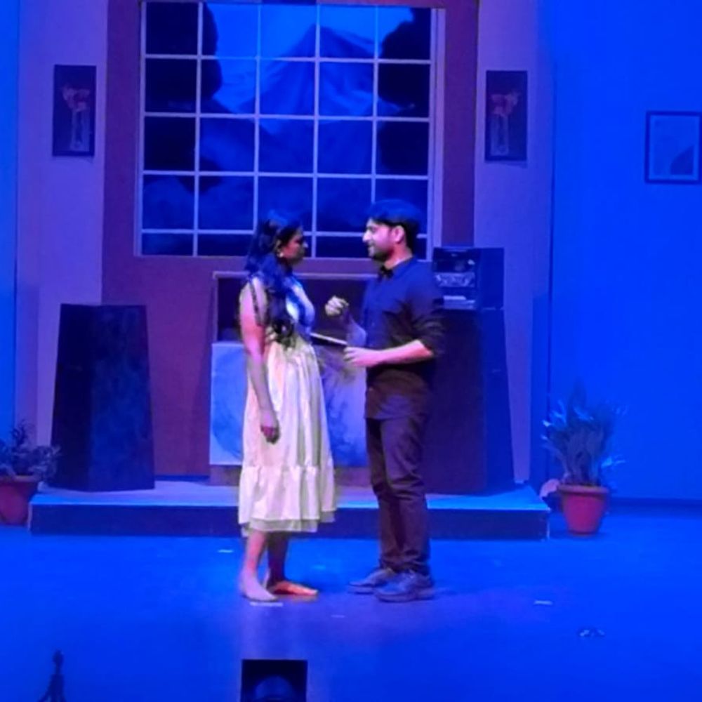 लखनऊ में तीन नाटकों का मंचन:नजीर, पंख सा और अदृश्य निशान में दिखाई समाज की वास्तविकता