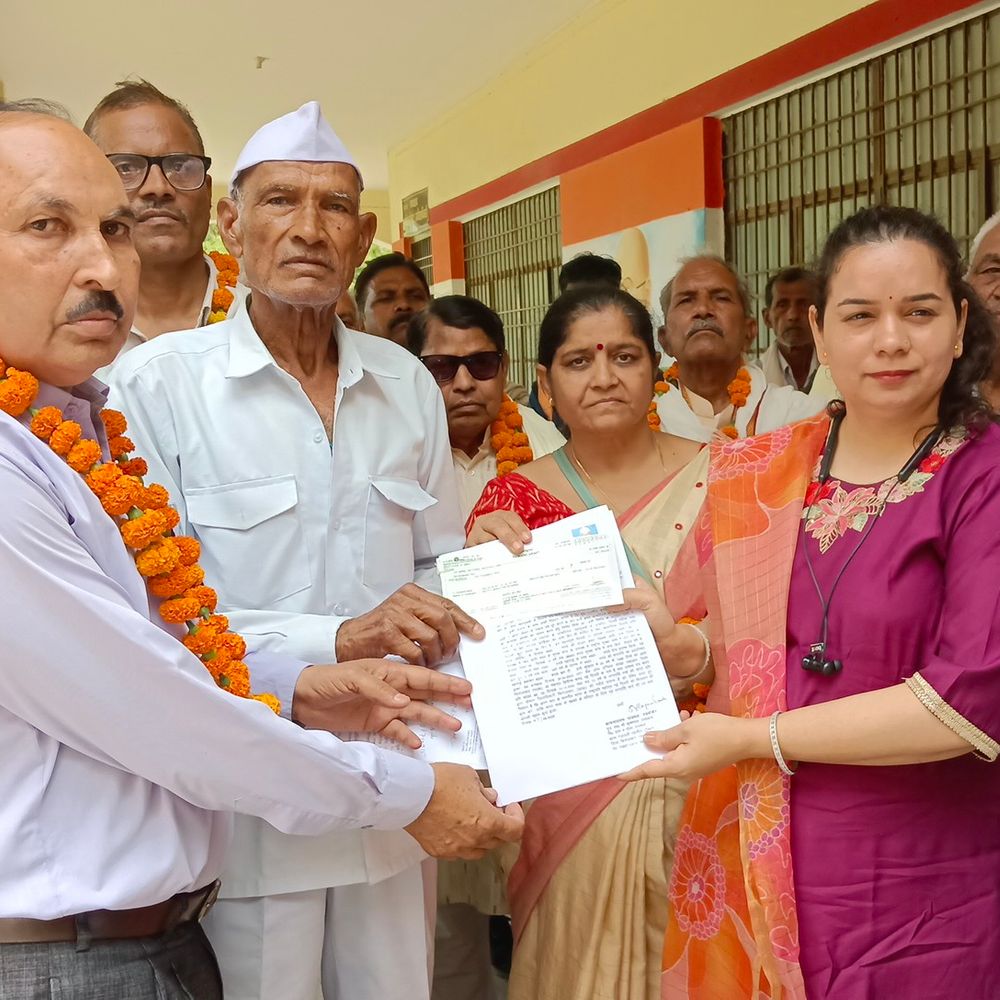 अधिवक्ता ने सुरक्षा कोष में दिए 6 हजार रुपए:24 साल से जारी है सिलसिला, 60 दिन उपवास रखकर जुटाते हैं पैसे