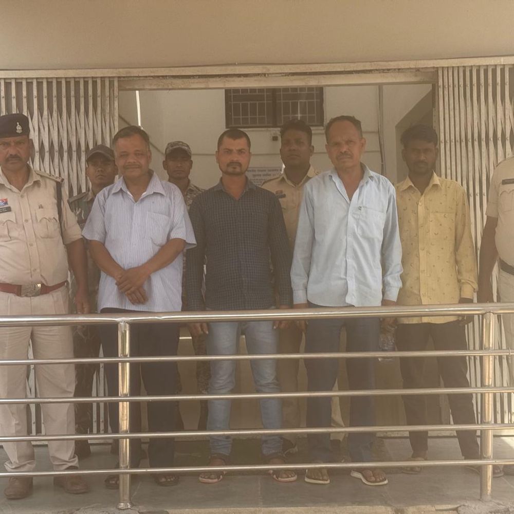 32 डिसमिल जमीन हड़पी, 4 गिरफ्तार