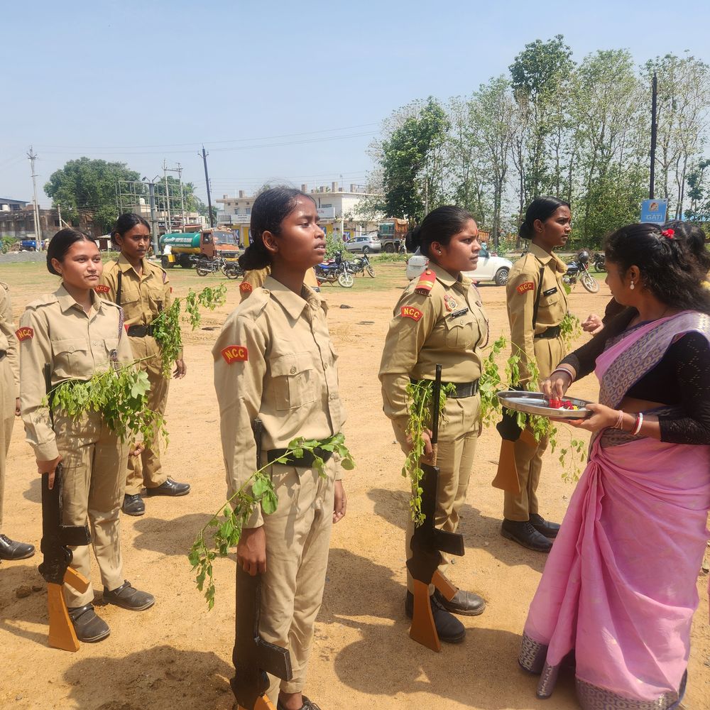 कोंडागांव में NCC कैडेट्स को विशेष ट्रेनिंग:150 कैडेट्स को एंबुश लगाने की टेक्नीक बताई; युद्ध का लाइव डेमो दिया
