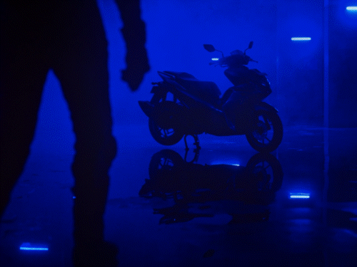 2025 यामाहा एरोएक्स वर्जन S स्कूटर लॉन्च, कीमत ₹1.53 लाख:दो नए कलर के साथ अपडेटेड OBD2B इंजन, सुरक्षा के लिए ट्रैक्शन कंट्रोल सिस्टम