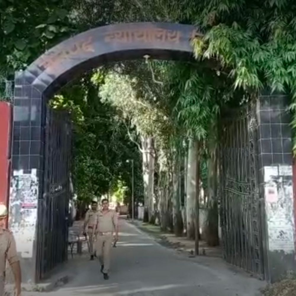 नाबालिग से दुष्कर्म के दोषी को कड़ी सजा:बिजनौर कोर्ट ने आरोपी को सुनाया आजीवन कारावास, 61 हजार का जुर्माना भी लगाया