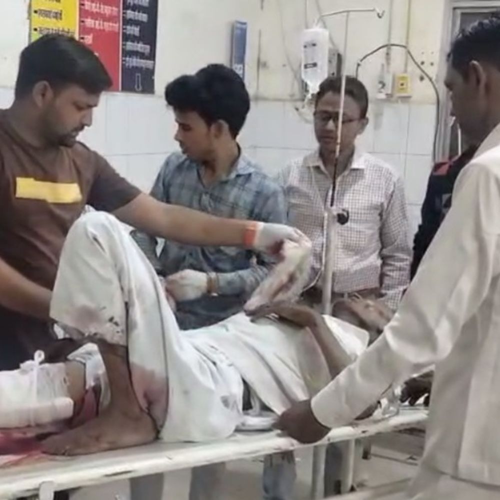 बदायूं में दो बाइकों की टक्कर:शादी समारोह जा रहे दो लोगों की मौत, 14 साल का किशोर घायल