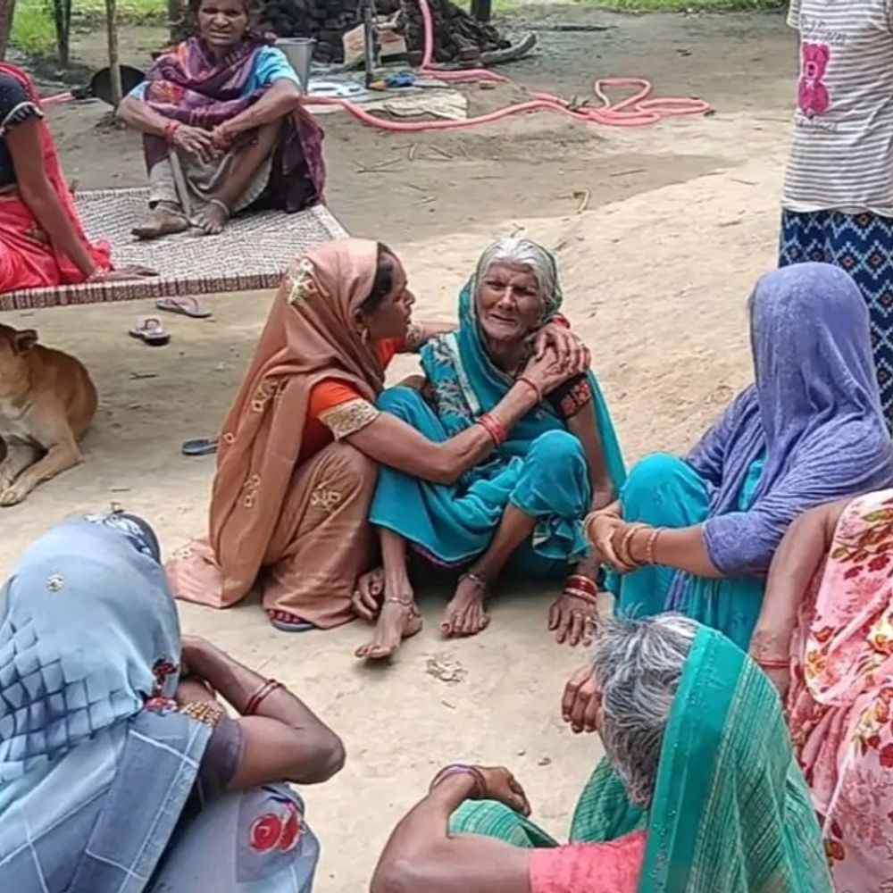बिजुआ बस्तौला मार्ग पर बाइक दुर्घटना:दो बाइकों की टक्कर में एक युवक की मौत, दूसरा घायल