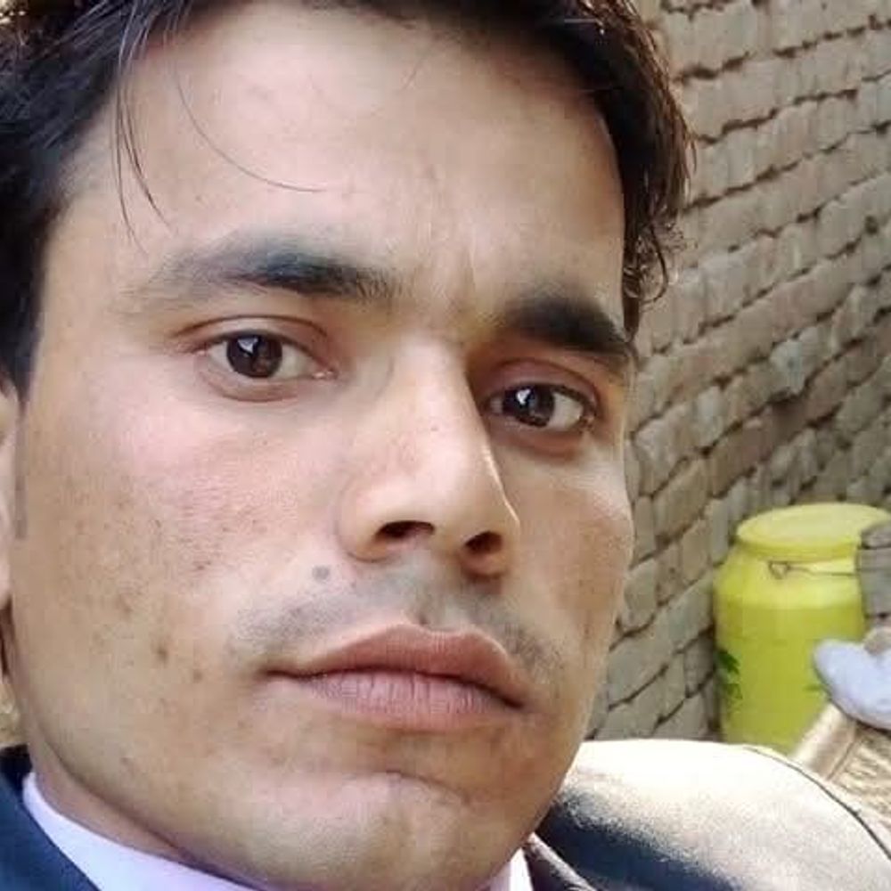 बदायूं में पिकअप से बाइक की टक्कर:दो युवकों की मौत, एक की हालत नाजुक; शादी समारोह में जा रहे थे तीनों