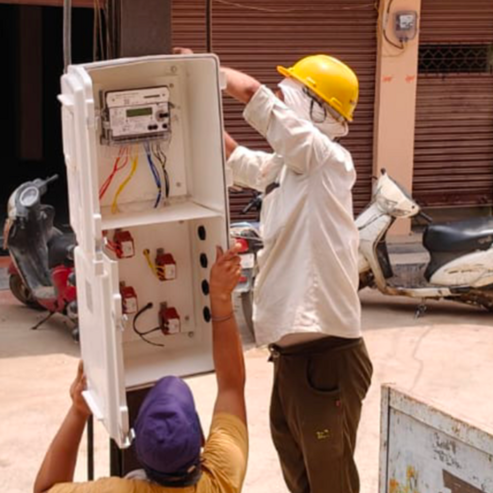 मुरैना में एलवी श्रेणी उपभोक्ताओं को राहत:स्मार्ट मीटर लगवाने पर बिजली बिल में मिलेगी 20% की छूट; दिन के समय होगा फायदा