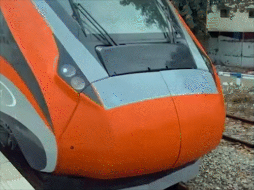 स्पेशल वंदे भारत ट्रेन प्लेयर्स को लेकर दिल्ली पहुंची:जालंधर से 300 स्टाफ लेकर रवाना हुई थी; पंजाब-दिल्ली IPL मैच रोकना पड़ा था